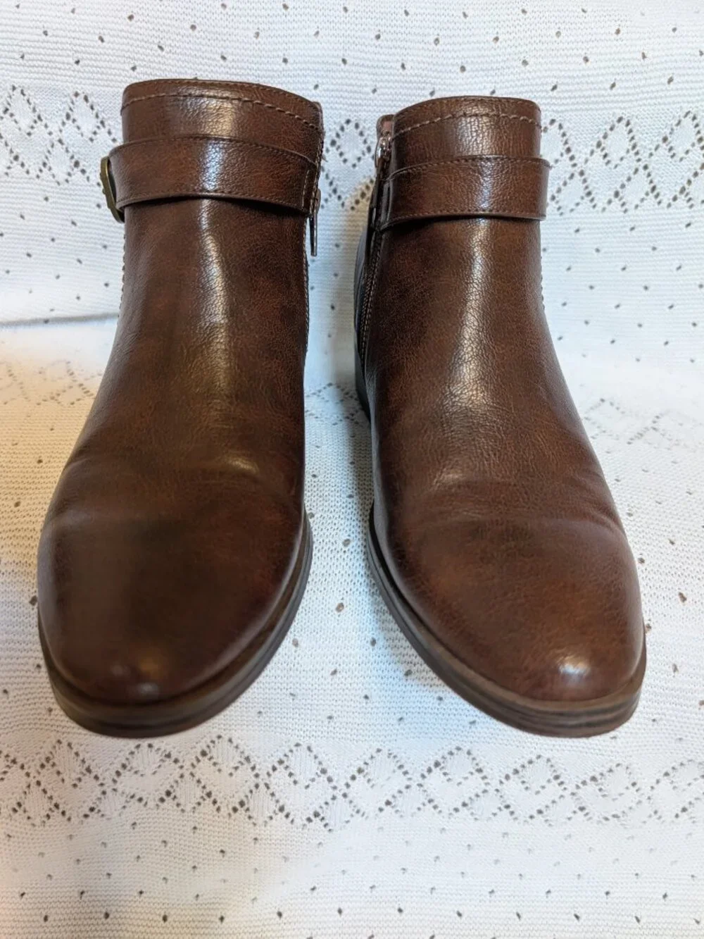 Brown ankle boots booties low heel zipper closure size 9.5